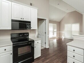 2717 Twisted Oak Cove N in Memphis, TN - Building Photo - Building Photo