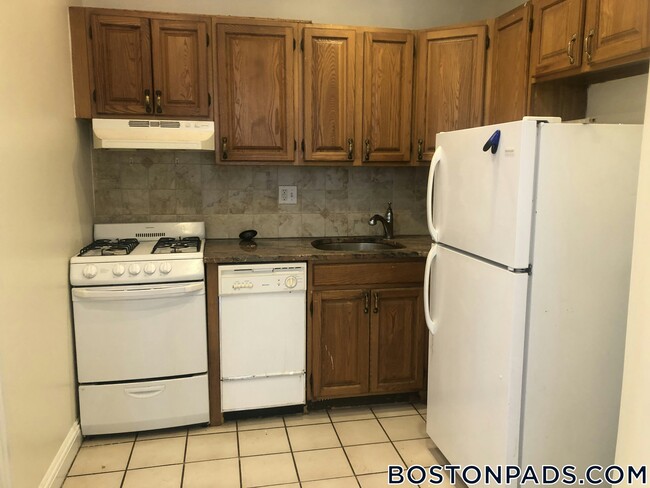 240 Kelton St in Boston, MA - Building Photo - Building Photo