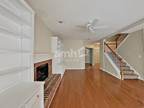 155 Valley Bluff Dr in Fayetteville, GA - Building Photo - Building Photo