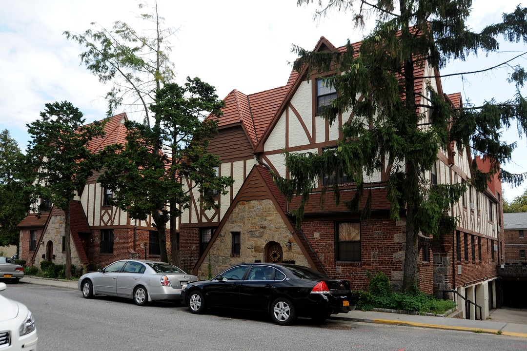 189-30 37th Ave in Flushing, NY - Foto de edificio