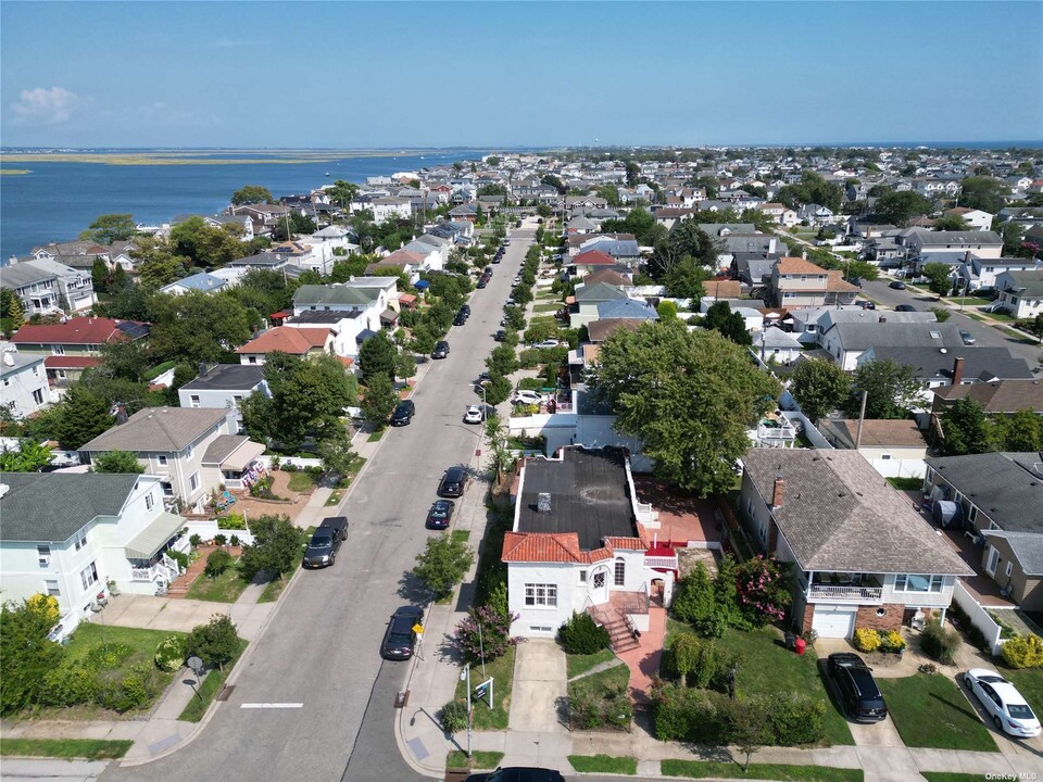 720 Franklin Blvd in Long Beach, NY - Foto de edificio