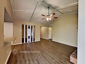 705 Via Avenida in Mesquite, TX - Foto de edificio - Building Photo