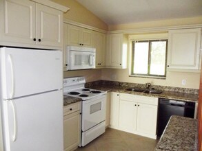 2850 Palmwood Terrace-Unit -P-230 in Boca Raton, FL - Building Photo - Building Photo