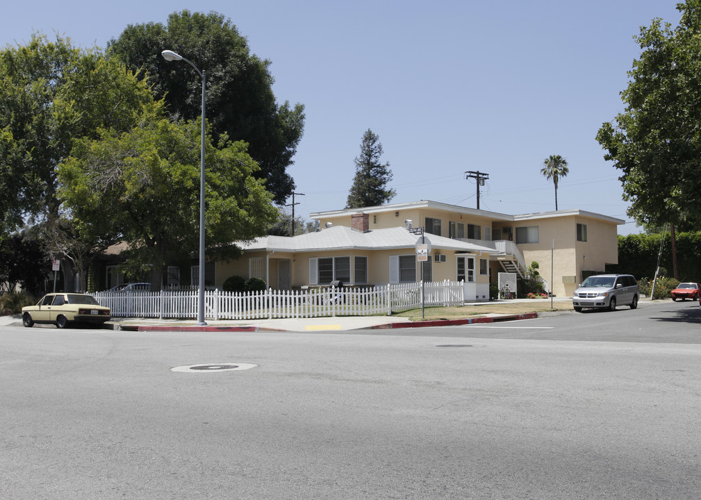 5061 Colfax Ave in North Hollywood, CA - Building Photo