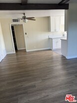 7504 Sepulveda Blvd in Los Angeles, CA - Building Photo