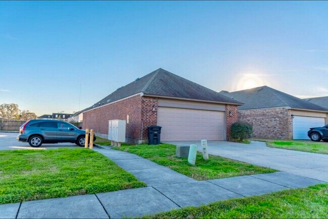 3921 Northshore Ave in Baton Rouge, LA - Building Photo - Building Photo