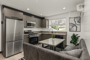 10773 Ashton Ave in Los Angeles, CA - Building Photo