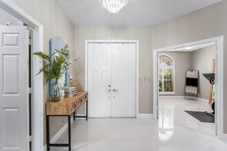 121 Palm Cir in Atlantis, FL - Building Photo - Building Photo