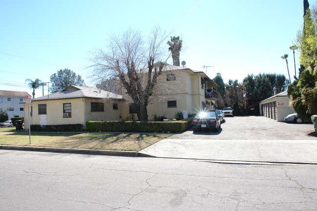 6901 Kester Ave in Van Nuys, CA - Building Photo - Building Photo