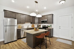 Bridge Street Commons in Shelton, CT - Building Photo