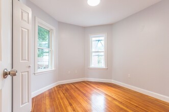 20 Hunnewell Ave, Unit 28 Hunnewell Avenue in Boston, MA - Building Photo - Building Photo