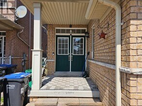 4692 Centretown Way in Mississauga, ON - Building Photo - Building Photo