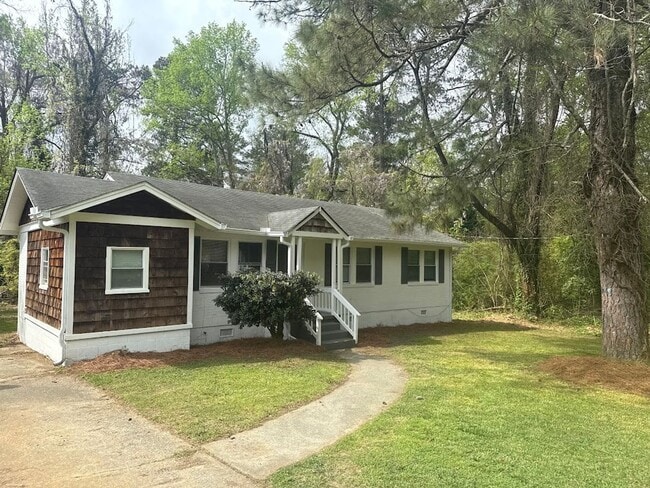 property at 3255 Glenco Dr