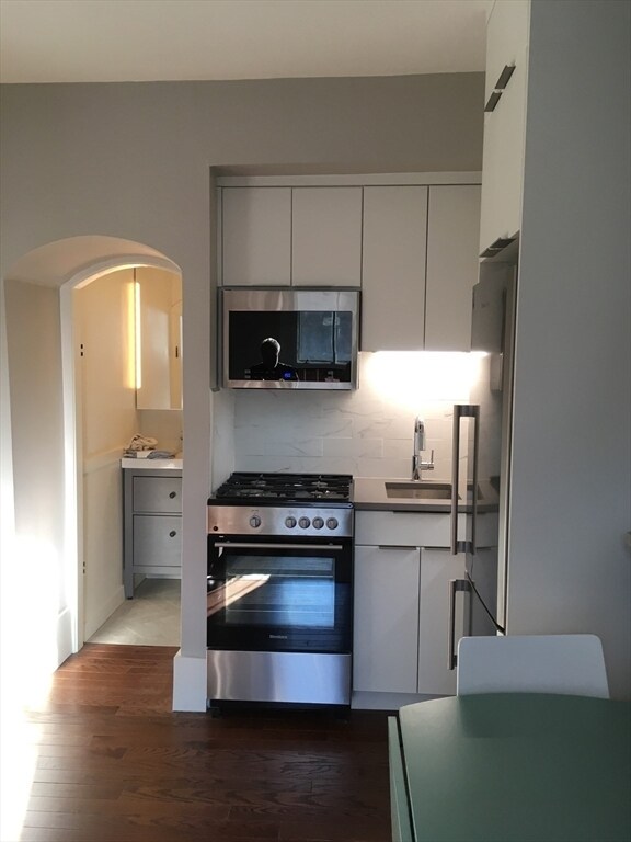 154 W Concord St, Unit 3 in Boston, MA - Building Photo - Building Photo