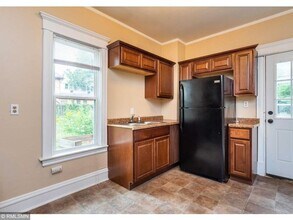 421 7th St SE in Minneapolis, MN - Building Photo - Building Photo