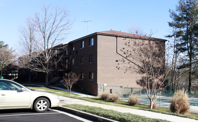 Edsall Terrace Condominiums in Alexandria, VA - Building Photo - Building Photo