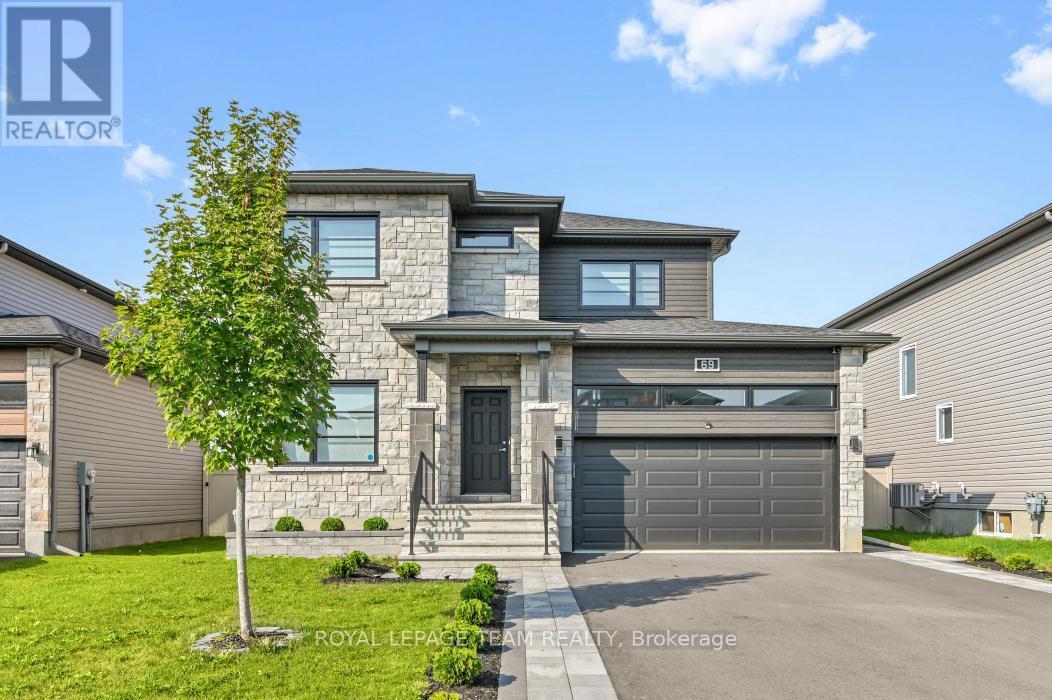 69 Duncanville St in Russell, ON - Building Photo