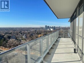 36 Forest Manor Rd in Toronto, ON - Building Photo - Building Photo