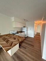 513 Lake Shore Dr in Michigan City, IN - Building Photo