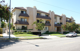 420 W Lexington Dr in Glendale, CA - Building Photo - Building Photo