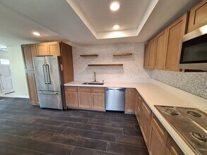 2305 Rockefeller Ln in Redondo Beach, CA - Building Photo - Building Photo