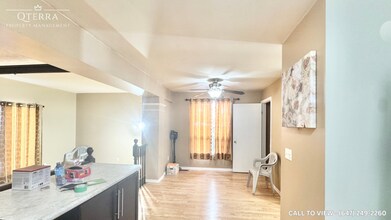 4 Sweeney Cres in Cambridge, ON - Building Photo - Building Photo