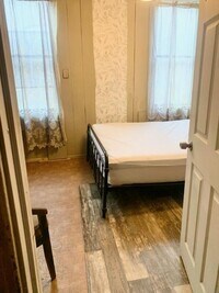 1423 Poplar Grove St photo'