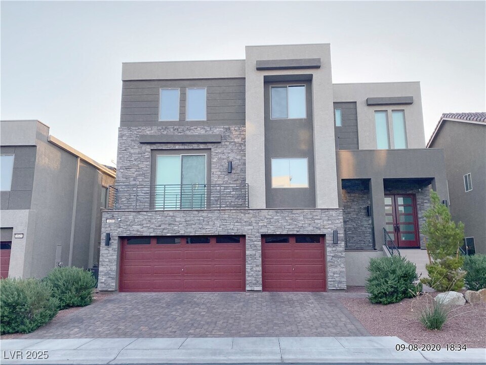 9839 Peaceful Bend Ct in Las Vegas, NV - Building Photo