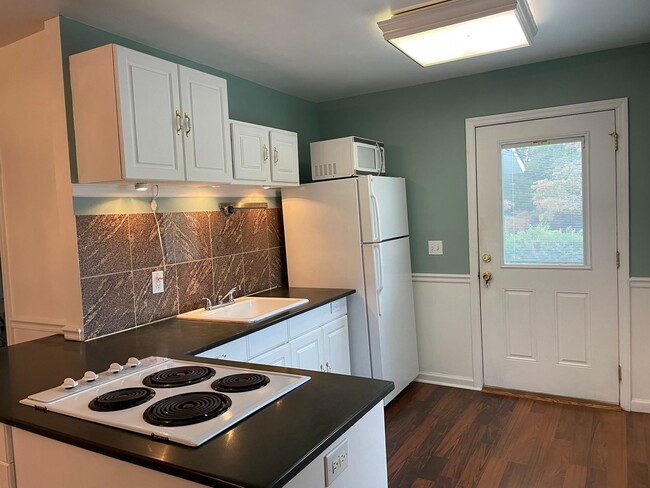 2203 Yaupon Dr in Wilmington, NC - Building Photo - Building Photo