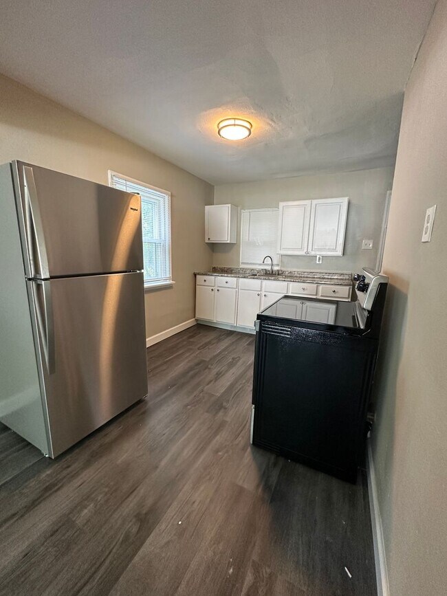 477 Mueller Ave in Ferguson, MO - Building Photo - Building Photo