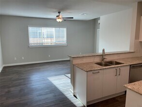 9797 Grosbeak Ln in Magnolia, TX - Foto de edificio - Building Photo