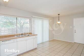 9814 Emory Oak Cir in Dallas, TX - Building Photo - Building Photo