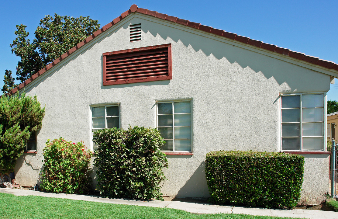 3465 E Mckinley Ave in Fresno, CA - Building Photo