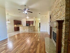8133 Black Sumac Dr in Fort Worth, TX - Foto de edificio - Building Photo