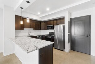 504 Glenbrook in Stamford, CT - Building Photo