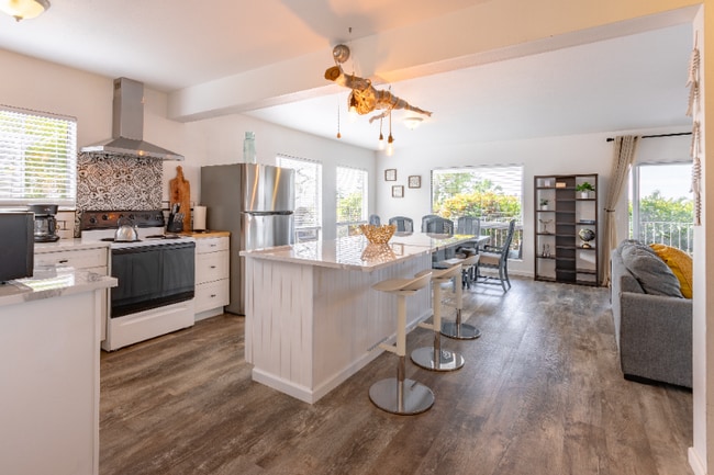 73-1295-1295 Kaiminani Dr in Kailua Kona, HI - Building Photo - Building Photo
