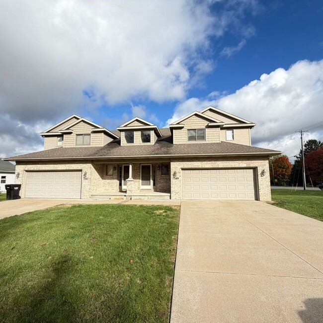 property at 1589 Crystalline Dr SE