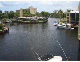 1 Royal Palm Way in Boca Raton, FL - Building Photo