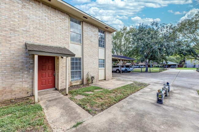 1926 Avenue B in Katy, TX - Building Photo - Building Photo