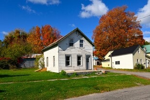 30 West St in Malone, NY - Building Photo