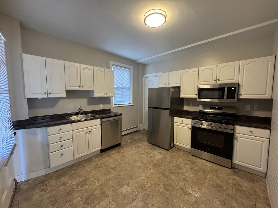 61 Dana St, Unit #8 in Cambridge, MA - Building Photo