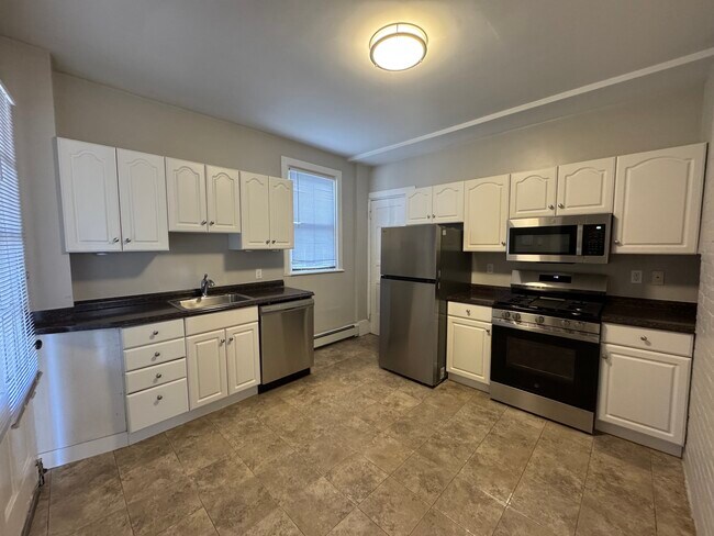 61 Dana St, Unit #8