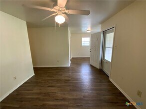403 Smith St in Belton, TX - Building Photo - Building Photo