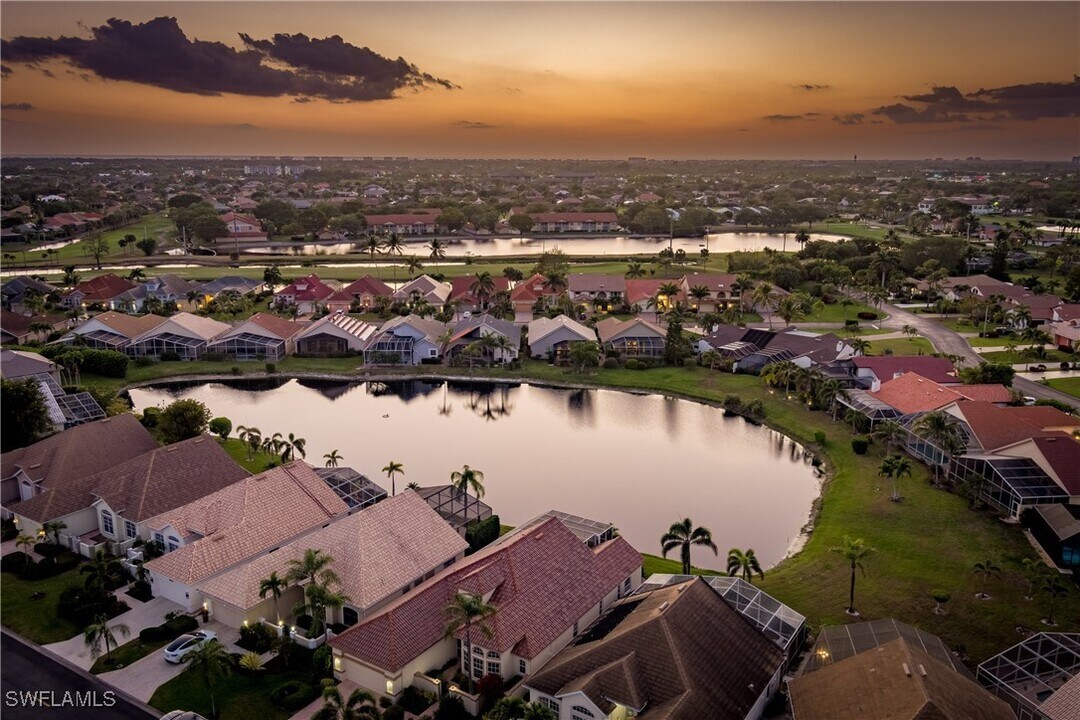 28460 Highgate Dr in Bonita Springs, FL - Building Photo