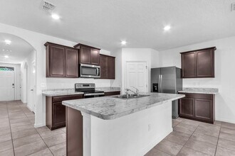 2550 SE Rock Springs Dr in Port St. Lucie, FL - Building Photo - Building Photo