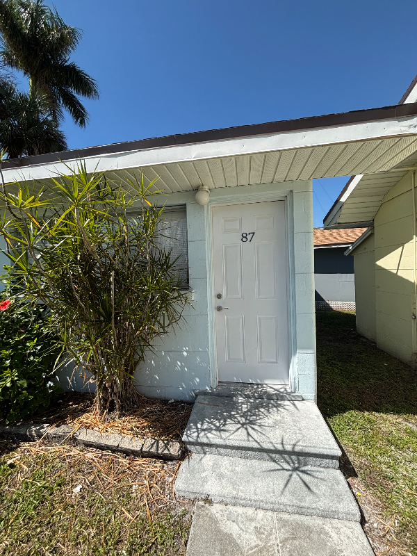 property at 1064 N Tamiami Trl