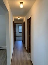 4687 3rd St NE in Fridley, MN - Foto de edificio - Building Photo