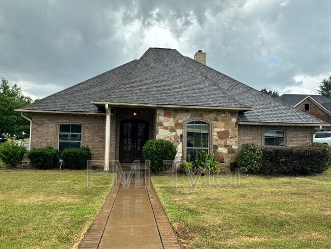 property at 2 Baylee Dr