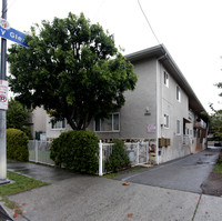 12921 Oxnard St in Los Angeles, CA - Building Photo - Building Photo