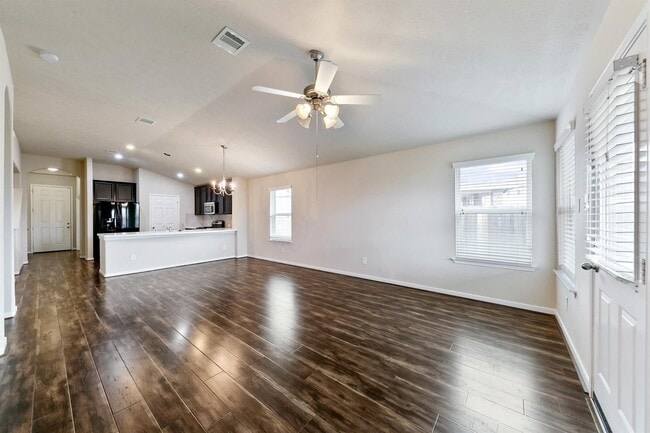 24415 Lakecrest Town Dr